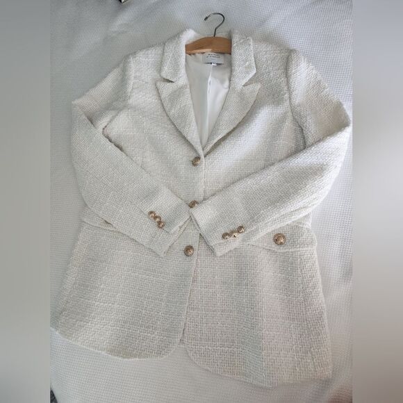 Maison D'amelie Chic Oatmeal Cream Blazer with Gold Accents - Picture 9 of 11